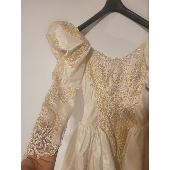 Vintage Princess Cut Wedding Dress - Picture 3 of 13